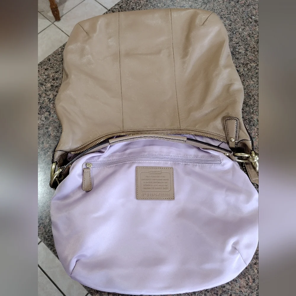 Coach Kristin Hobo soft  Leather Bag